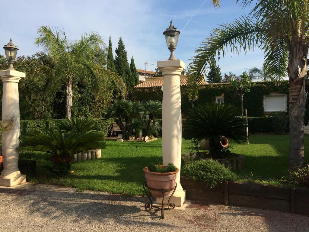 Hotel Iris La Eliana Exterior photo