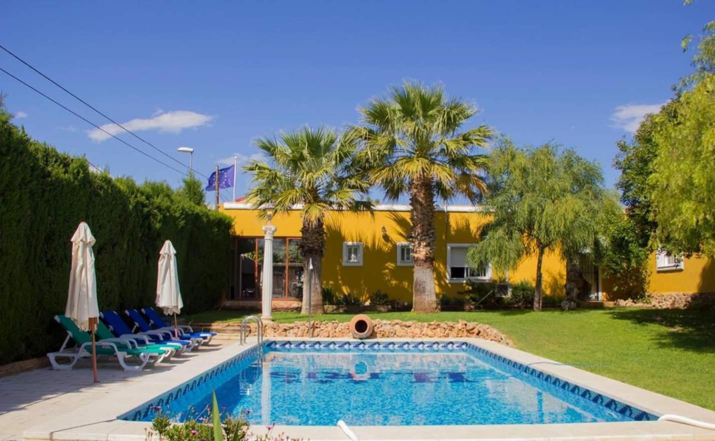 Hotel Iris La Eliana Exterior photo
